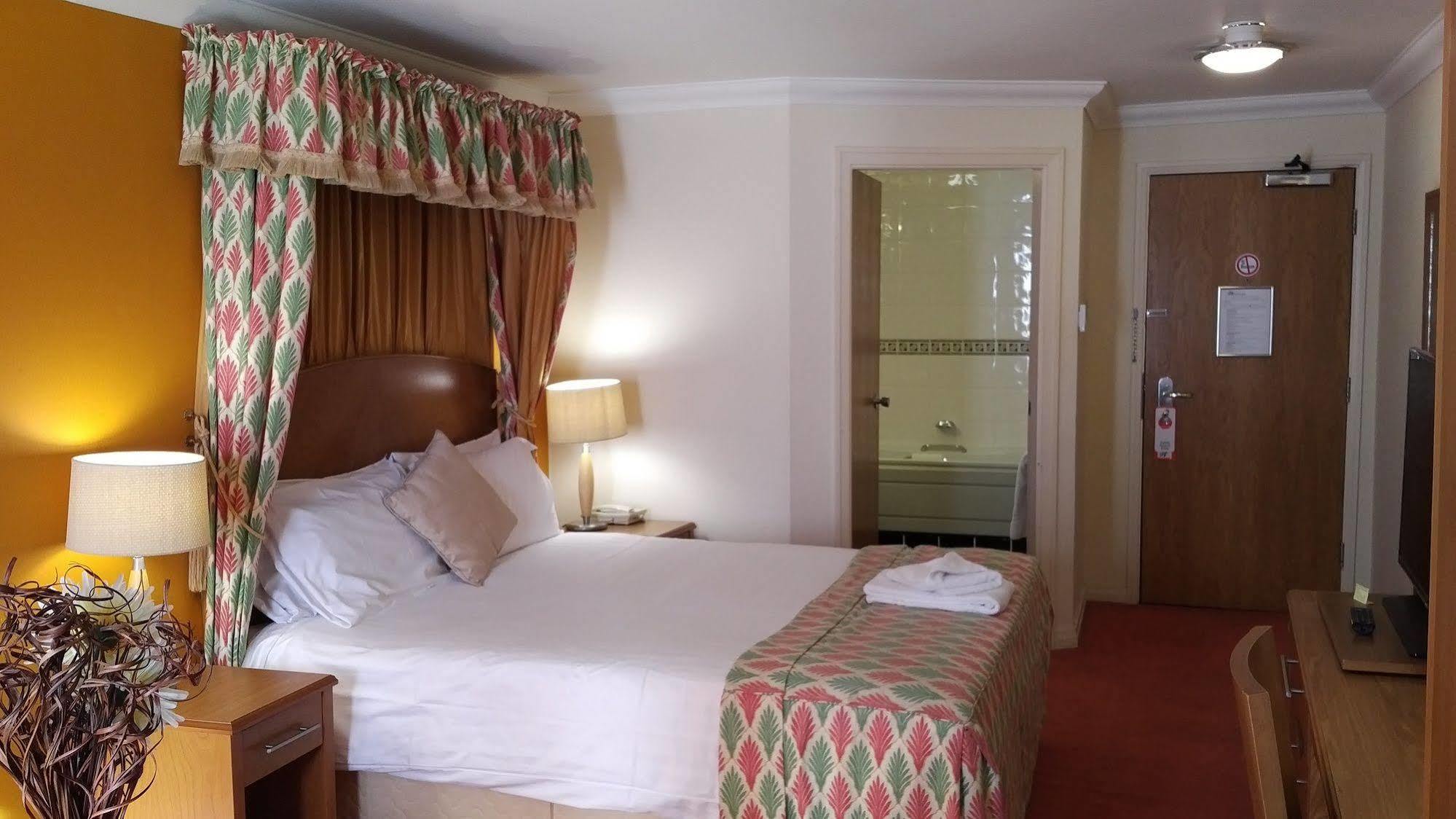 & Conference Centre Hotel 3*